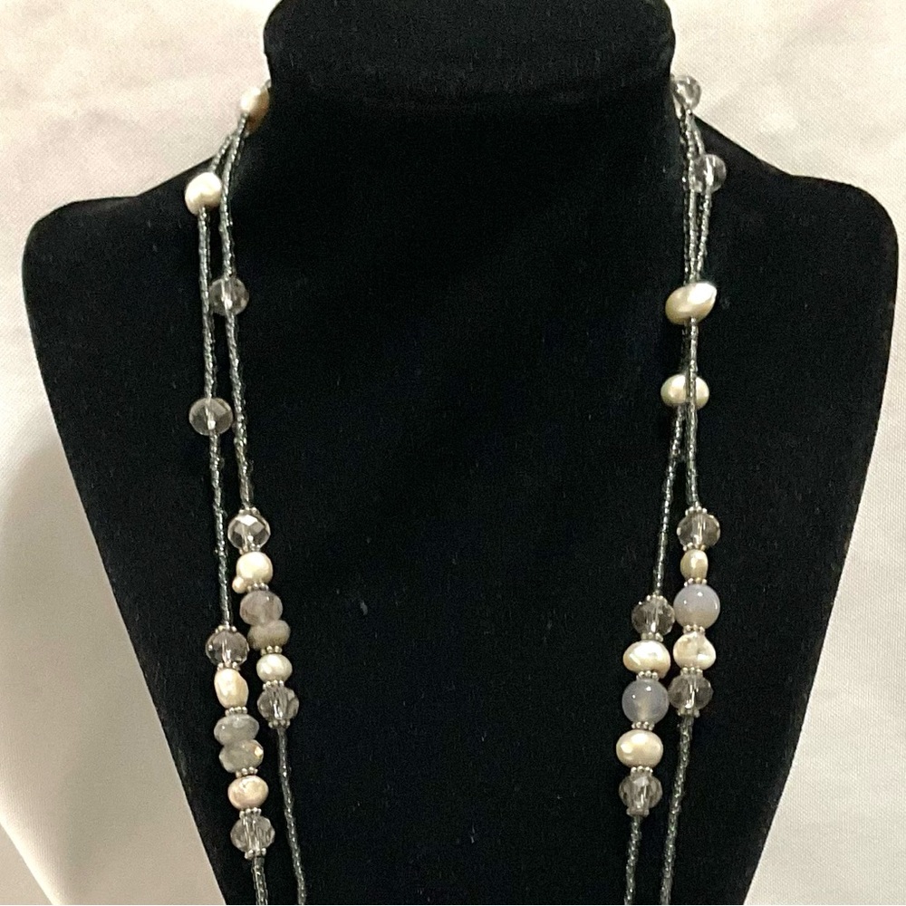 Necklace of Grey Labdorite, Fresh Water Cultured Pearls & Faceted Crystals - Picture 3 of 4
